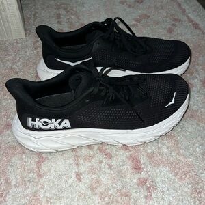 HOKA ARAHI 7